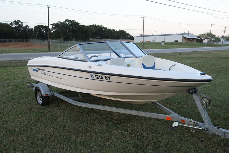 Bayliner Vehicle
