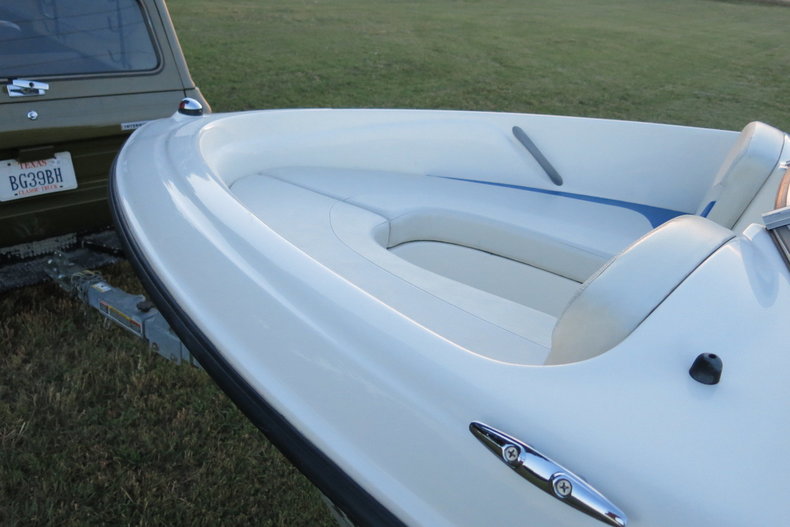 Bayliner Vehicle
