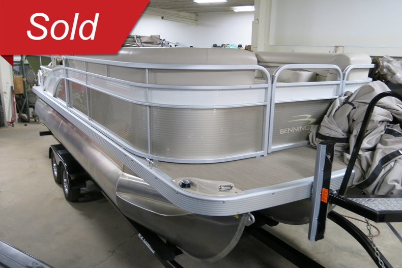 Bennington Triple pontoon Vehicle