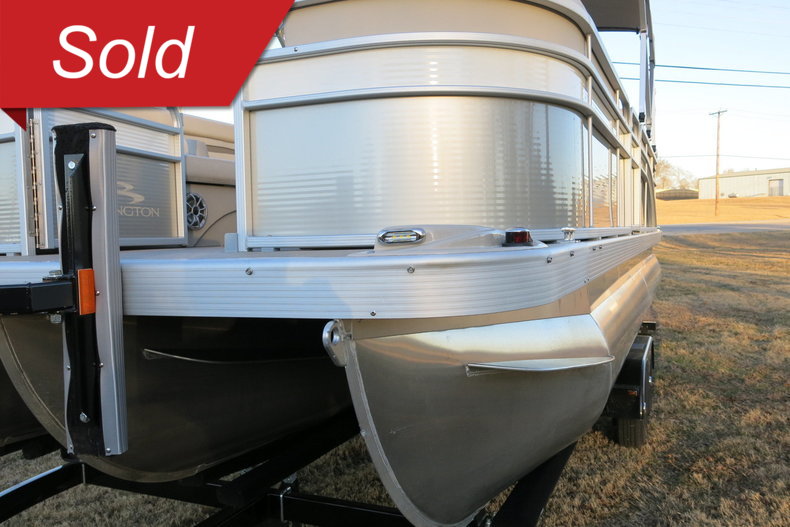 Bennington Triple pontoon Vehicle