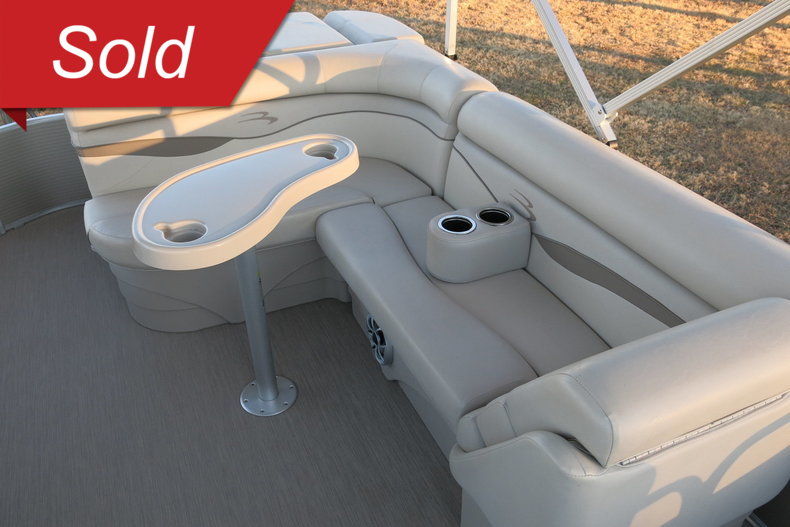 Bennington Triple pontoon Vehicle