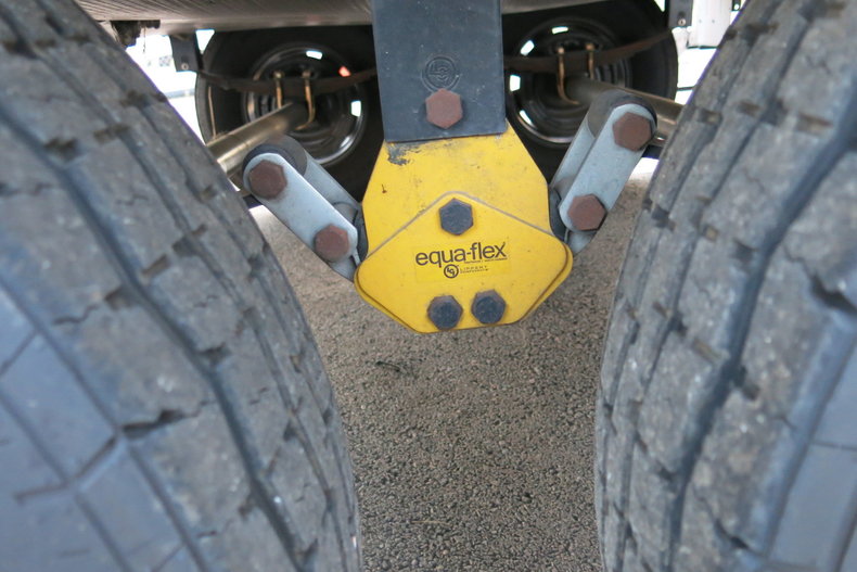 Keystone Dutchman Rubicon Vehicle
