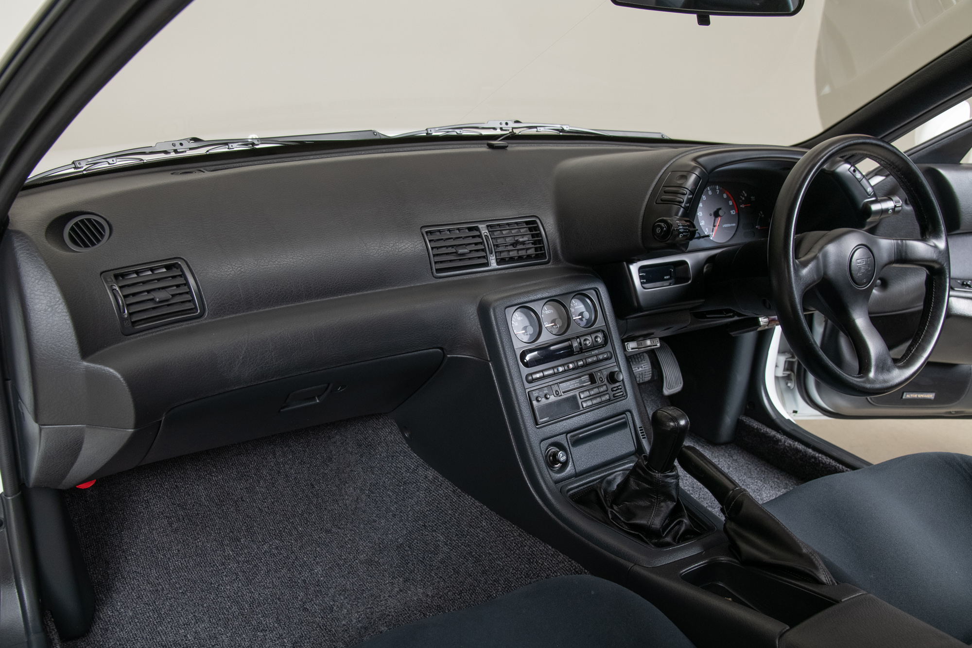 1994 Nissan Skyline GT-R V-Spec II, WHITE, VIN BNR32-309366, MILEAGE 35309