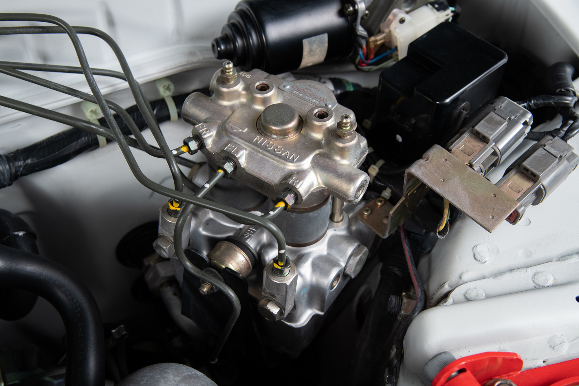 1994 Nissan Skyline GT-R V-Spec II, WHITE, VIN BNR32-309366, MILEAGE 35309