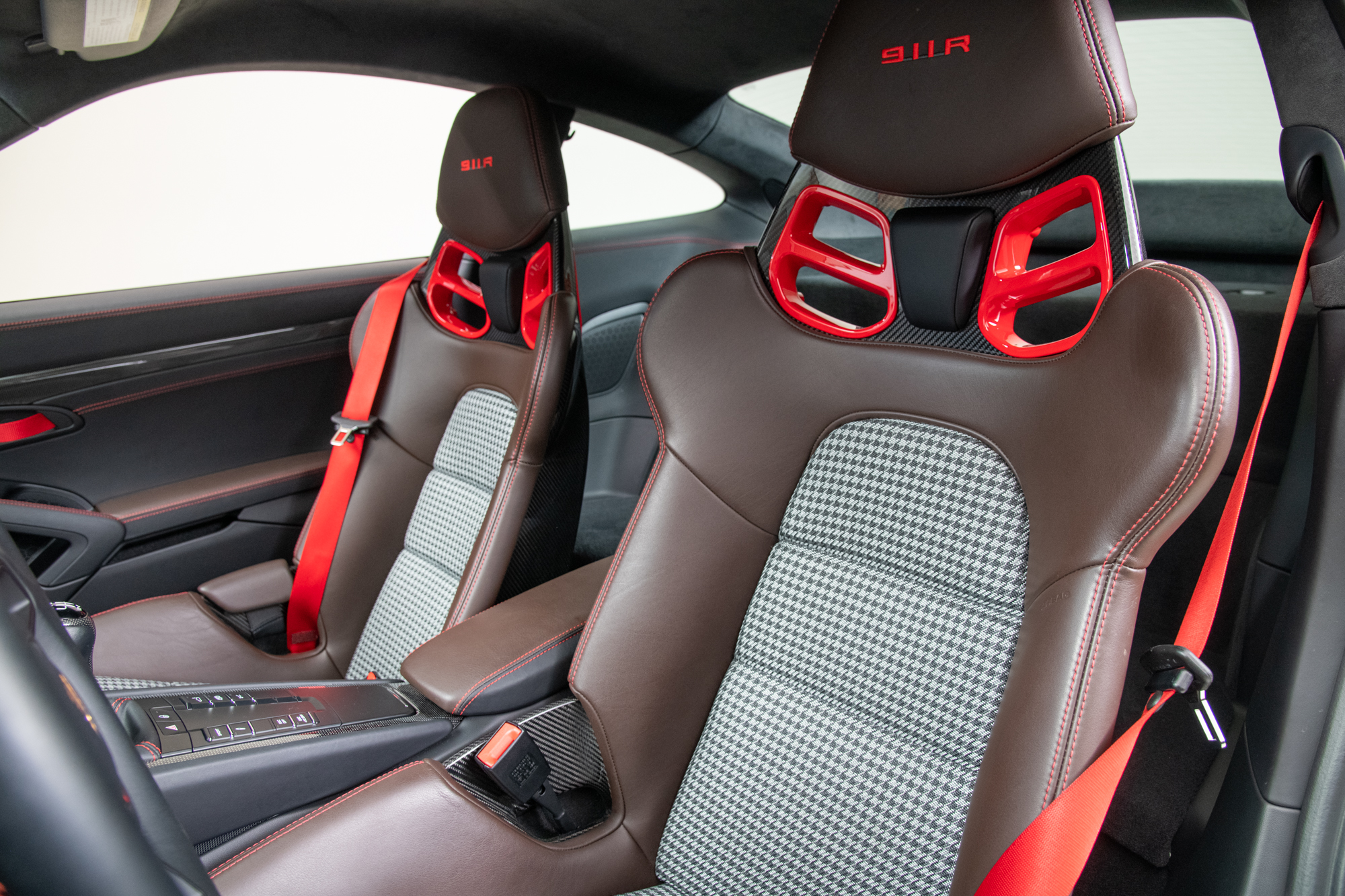 2016 Porsche 911R , WHITE, VIN WP0AF2A94GS195336, MILEAGE 874