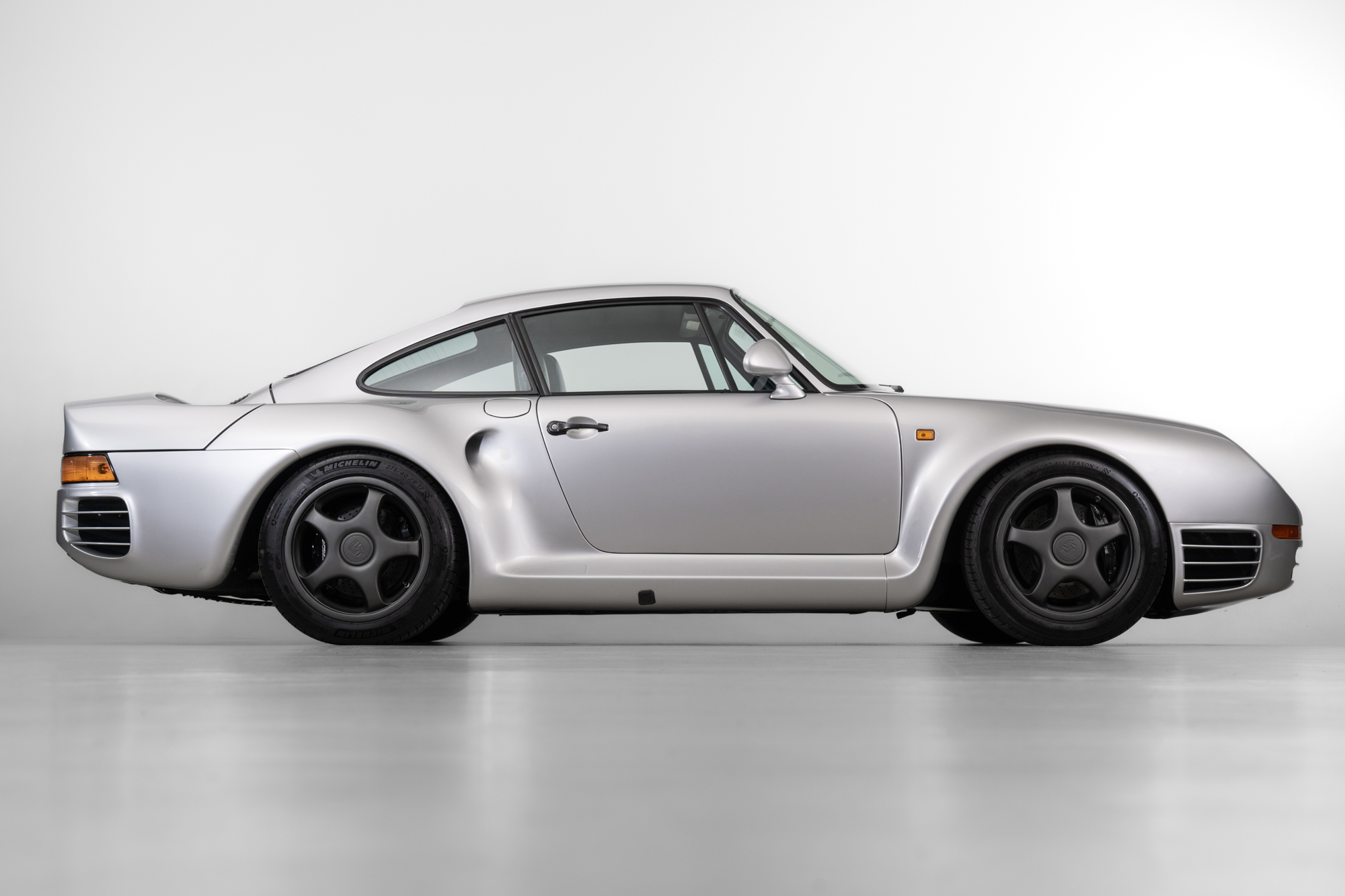1987 Porsche 959 1987 Porsche 959 , SILVER, VIN WP0ZZZ95ZHS900055, MILEAGE 1949