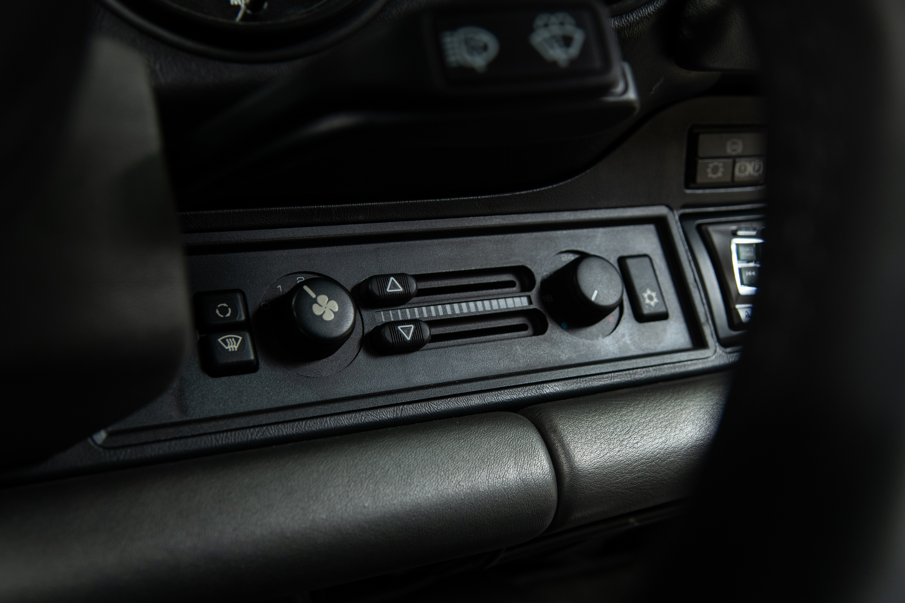 1988 Porsche 959 1988 Porsche 959 , GUARDS RED, VIN WP0ZZZ95ZJS900139, MILEAGE 8578