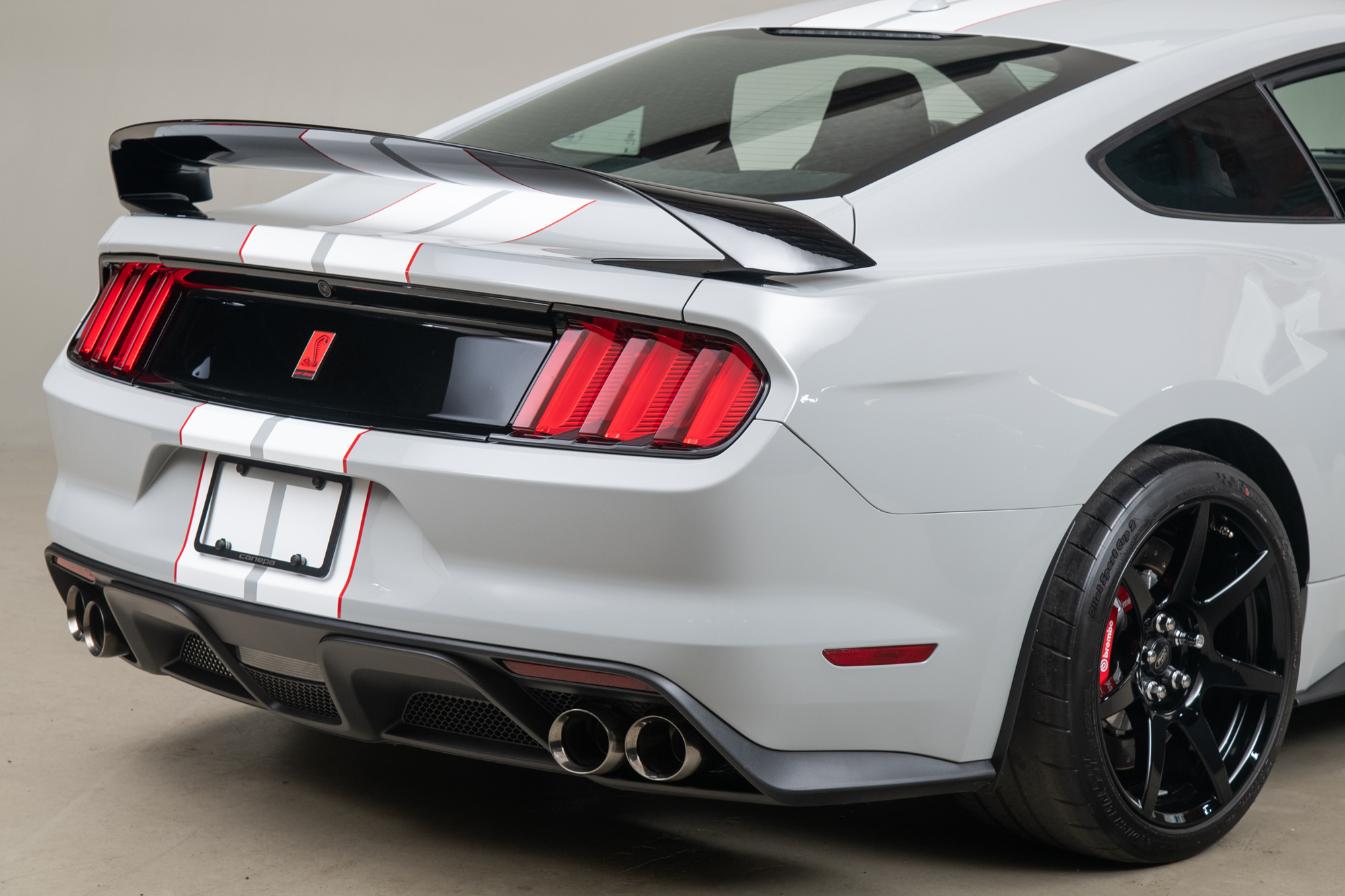 2015 Ford Mustang Shelby GT350R , AVALANCHE GREY, VIN 1FATP8JZ3F5520022, MILEAGE 473