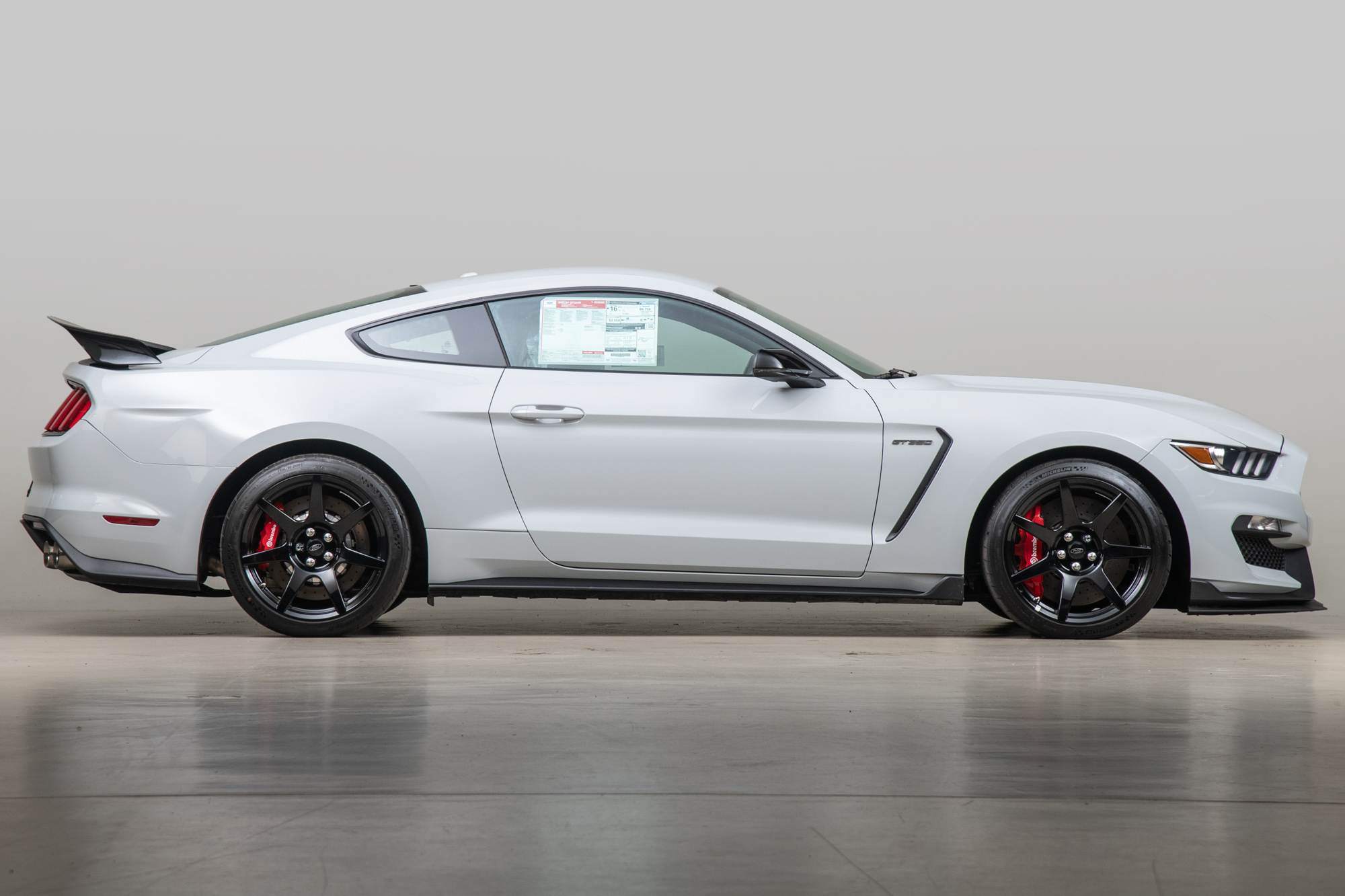 2015 Ford Mustang Shelby GT350R , AVALANCHE GREY, VIN 1FATP8JZ3F5520022, MILEAGE 473