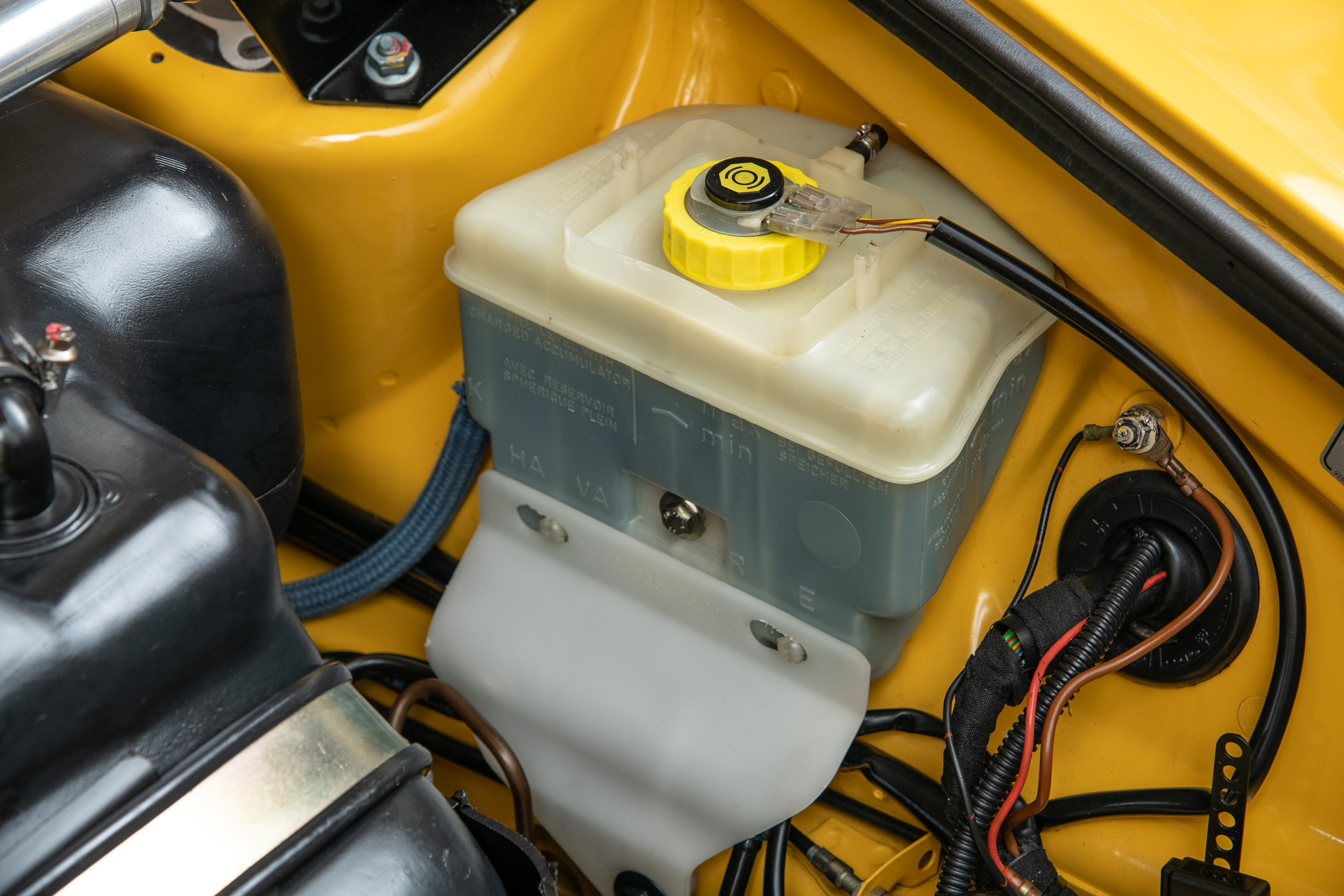 1995 Porsche 911 Carrera RS 3.8 Clubsport, SPEED YELLOW, VIN WP0ZZZ99ZSS390260, MILEAGE 19616