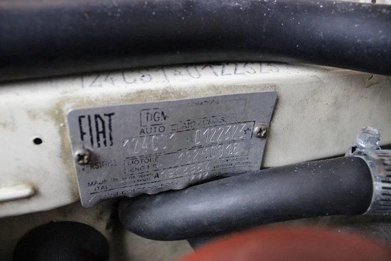 107612e8b7336 low res 1977 fiat 124 spider