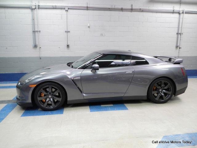 17216a16a9631 low res 2010 nissan gt r