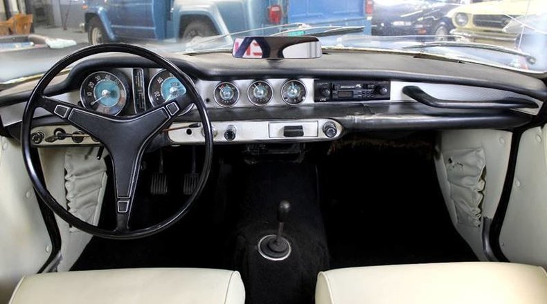 2280313c41449 low res 1968 volvo p1800 s