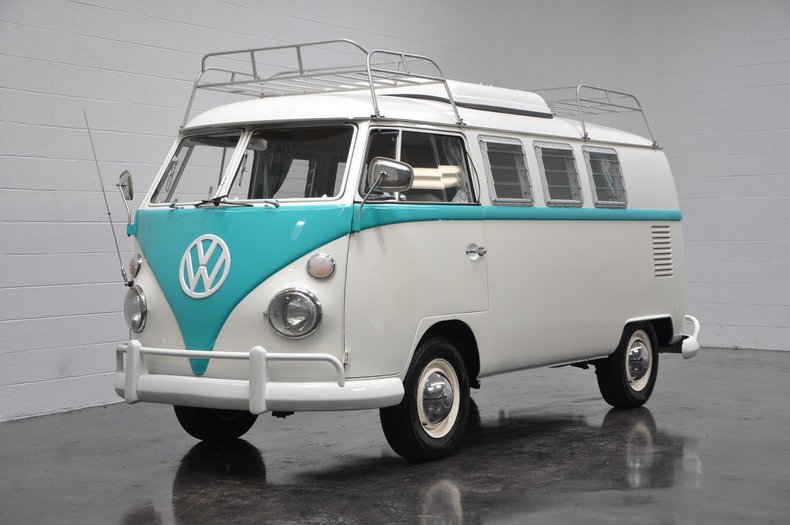 1967 Volkswagen Westfalia Pop-Top