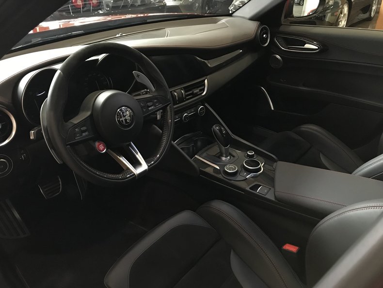 2017 Alfa Romeo Giulia Quadrifoglio