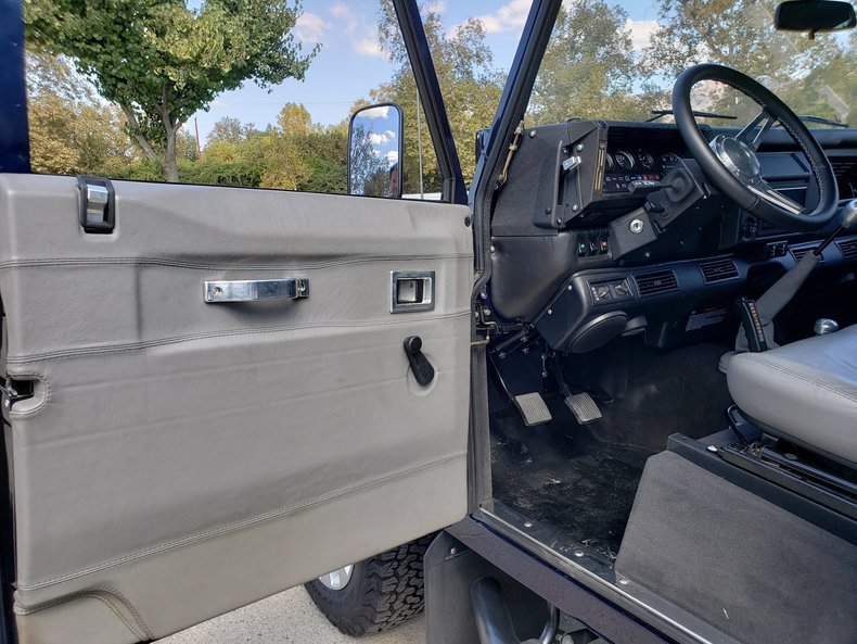 1990 Land Rover Defender