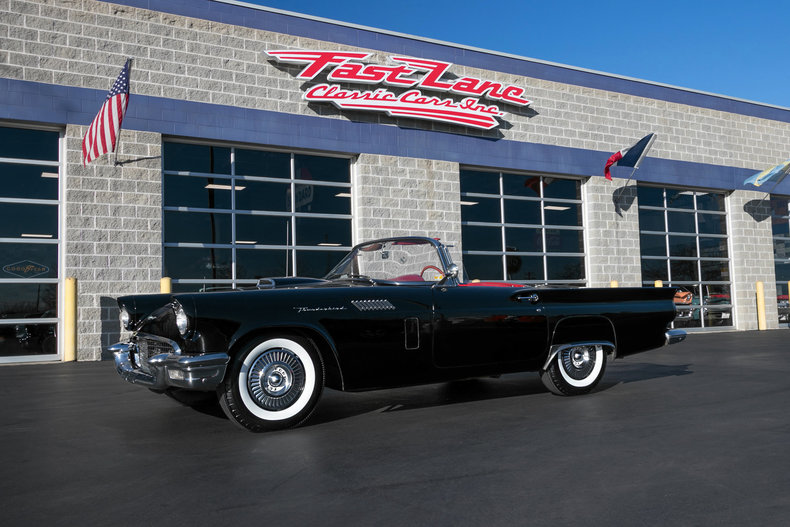 1957 Ford Thunderbird