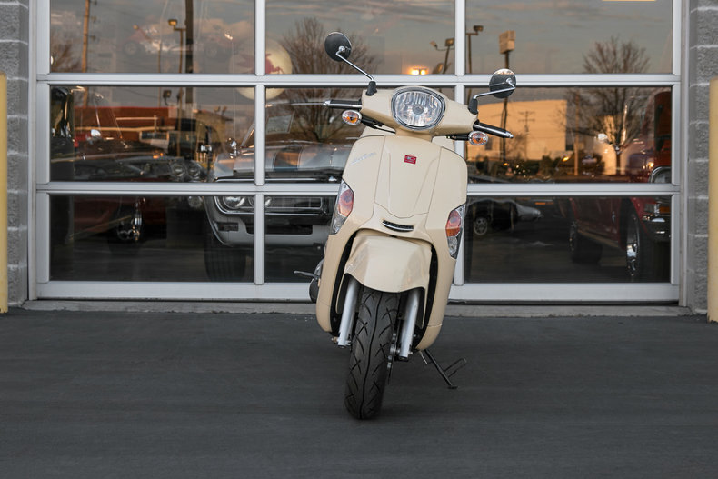 613897fb49629 low res 2012 kymco like 200i