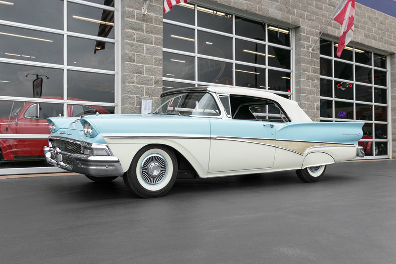 1958 Ford Fairlane Sunliner