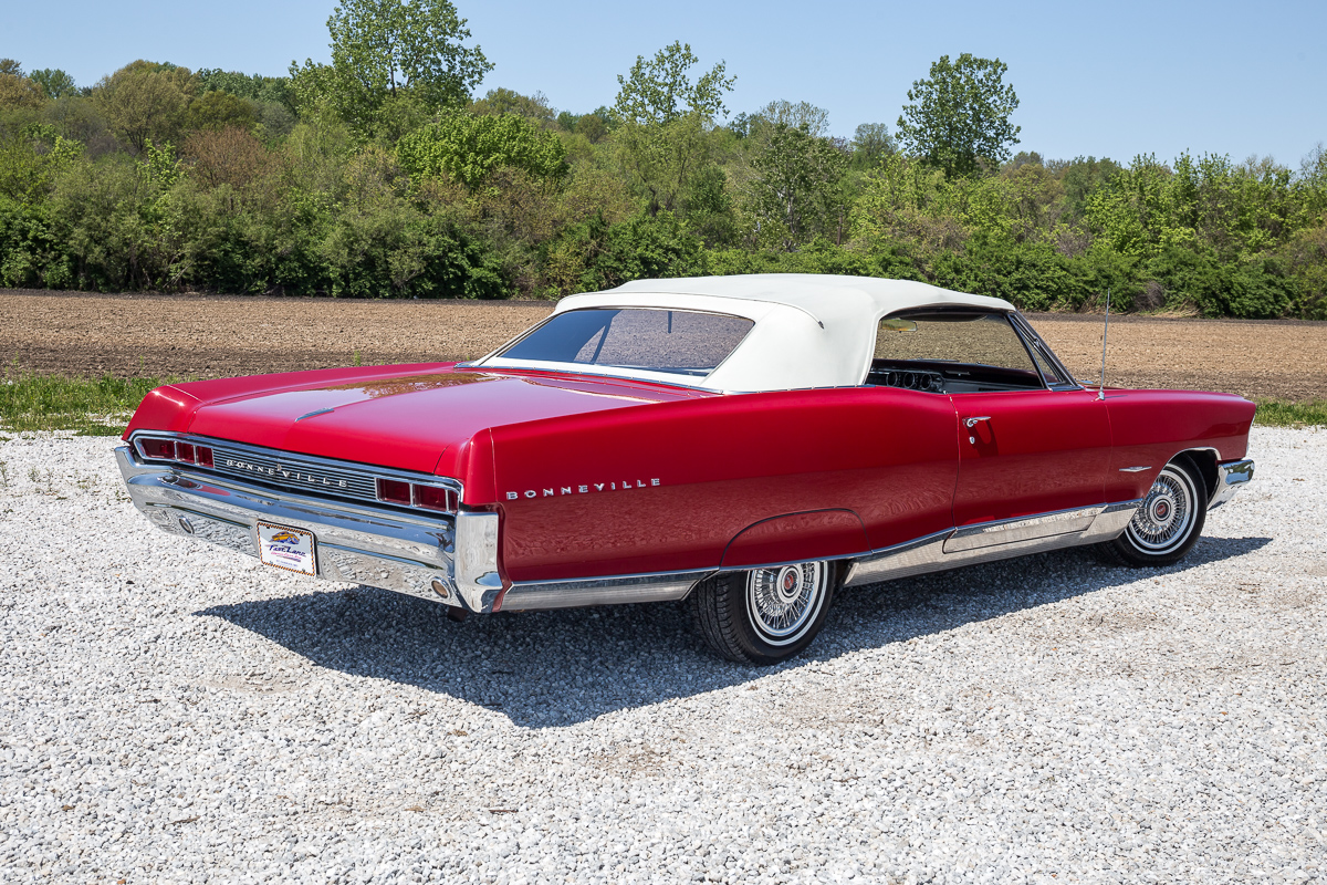1965 Pontiac Bonneville | Fast Lane Classic Cars