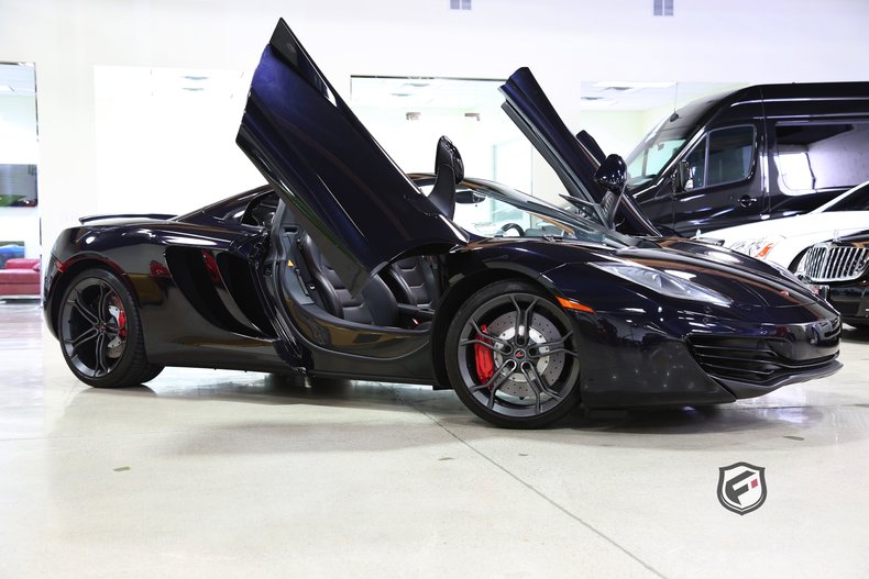 2013 McLaren MP4-12C