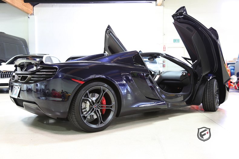 2013 McLaren MP4-12C