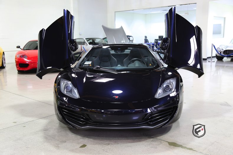 2013 McLaren MP4-12C