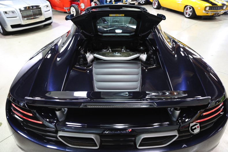 2013 McLaren MP4-12C