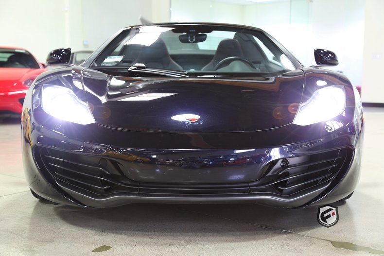 2013 McLaren MP4-12C