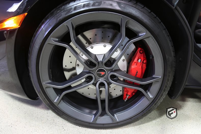 2013 McLaren MP4-12C