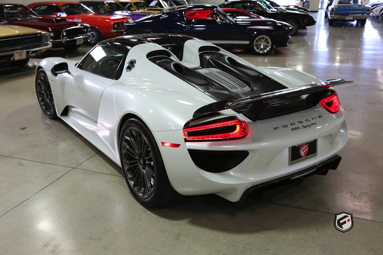 2015 Porsche 918 Spyder