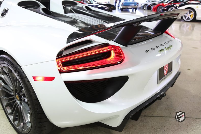 2015 Porsche 918 Spyder
