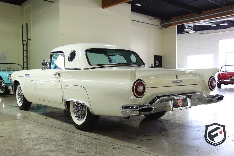 1957 Ford Thunderbird