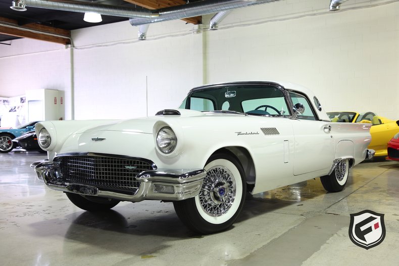 1957 Ford Thunderbird