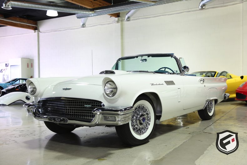1957 Ford Thunderbird