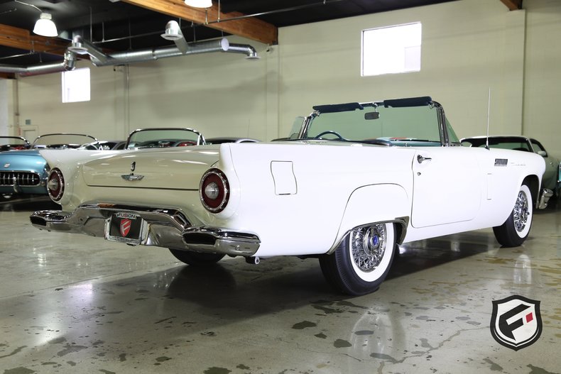 1957 Ford Thunderbird