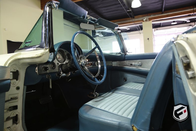 1957 Ford Thunderbird
