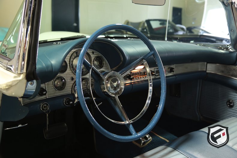 1957 Ford Thunderbird