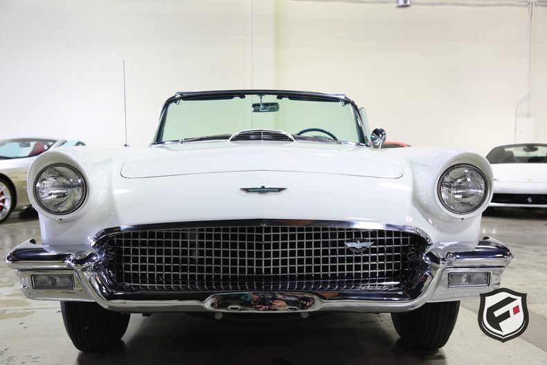 1957 Ford Thunderbird