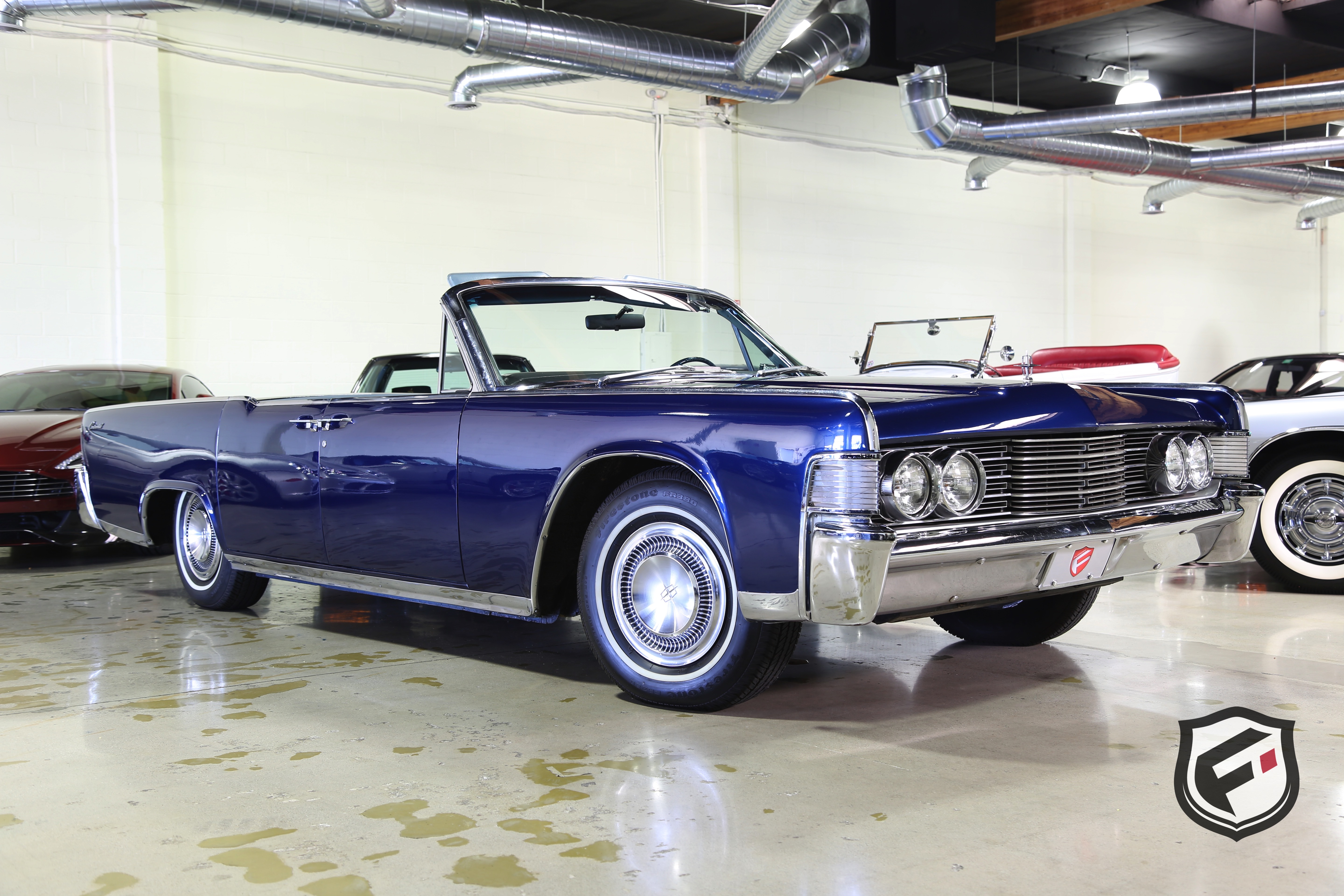 Lincoln continental 1965 года
