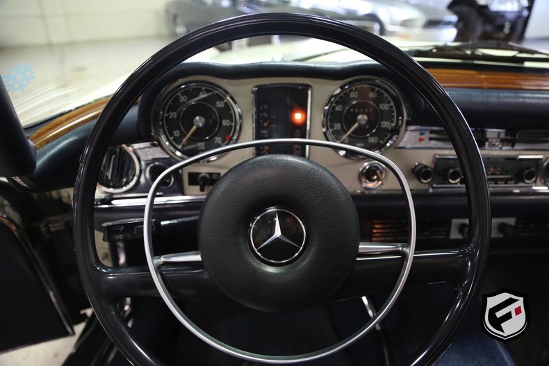 1969 Mercedes-Benz 280SL