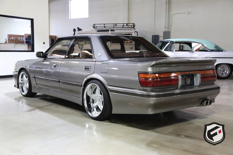 1990 Toyota Crown