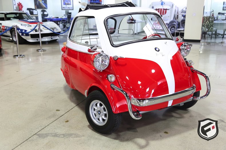 144785de0b963 low res 1957 bmw isetta 300