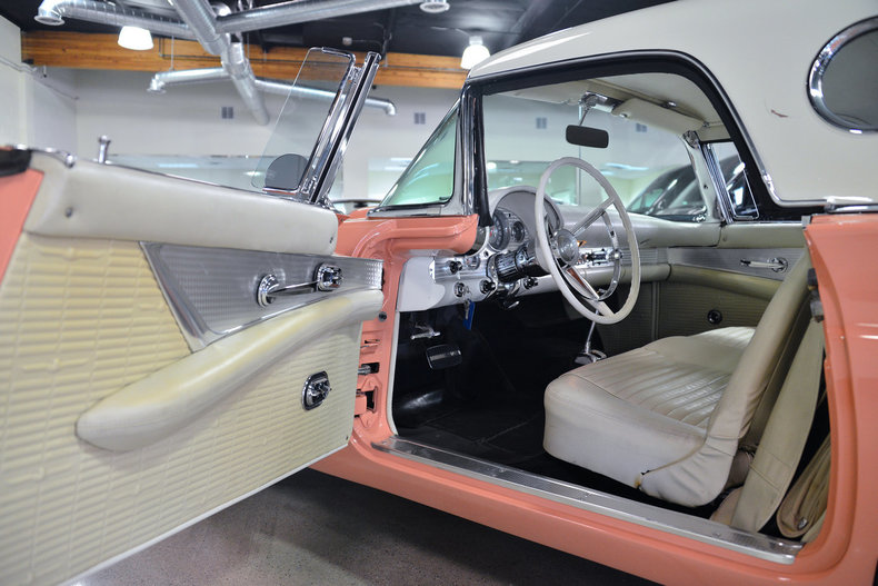 1957 Ford Thunderbird