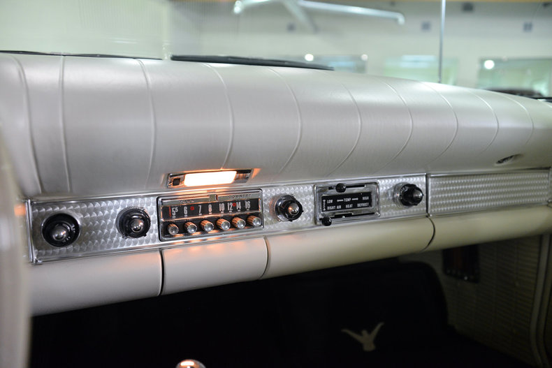 1957 Ford Thunderbird