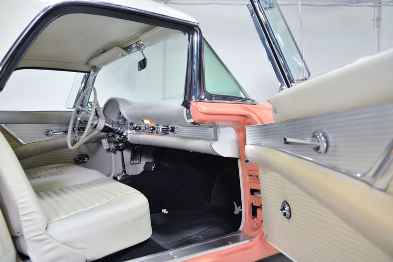 1957 Ford Thunderbird