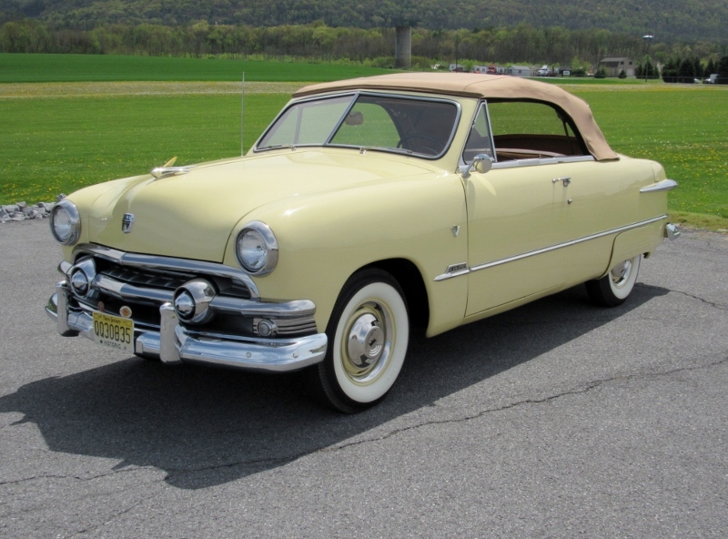 2739 1c26c702ad251951 ford custom convertible 1 800x592