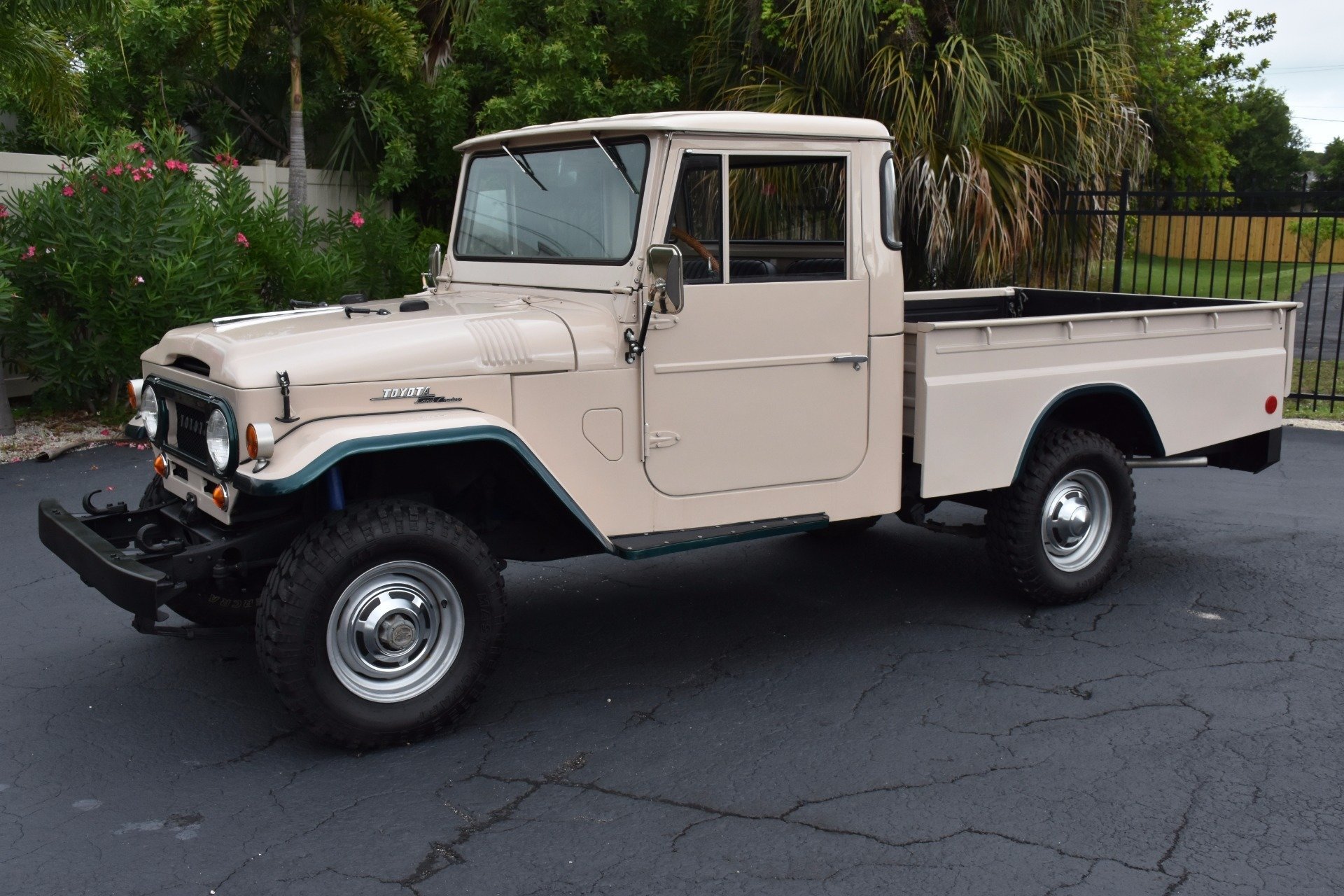 112281eb33a16 hd 1967 toyota fj45