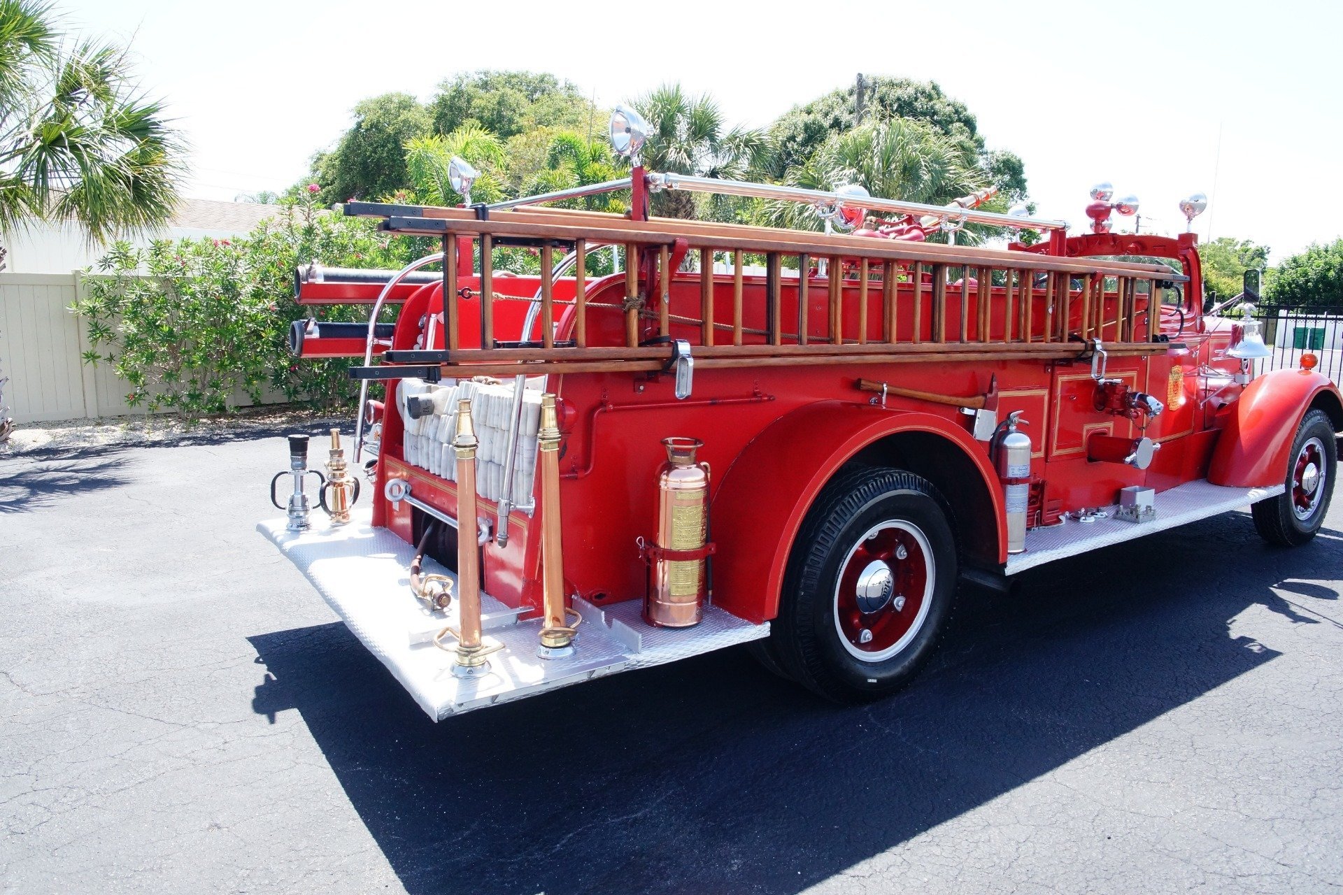... 14976535447f low res 1943 mack model 505 fire truck ...