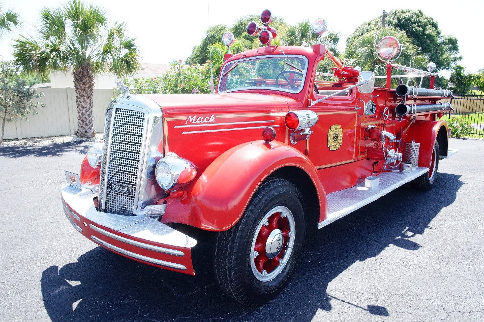 ... 1499b85cc5a2 low res 1943 mack model 505 fire truck ...
